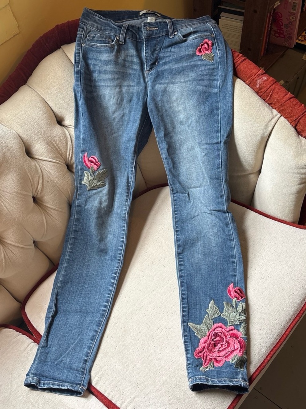 VINTAGE AMERICAN BLUES embroidered Boho Skinny jeans size 2R/26 NWOT